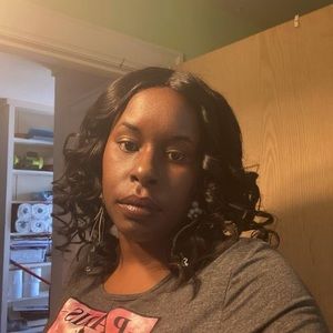 Meet your Posher, Quinn